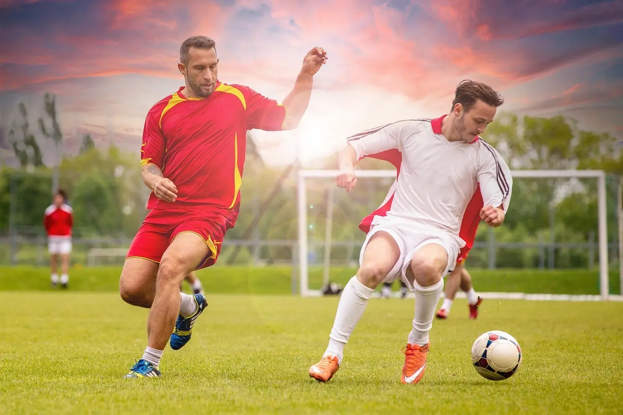 J3 League 2025 runde 37: sene udligninger, overbevisende sejre og et rødt kort der ændrede en kamp