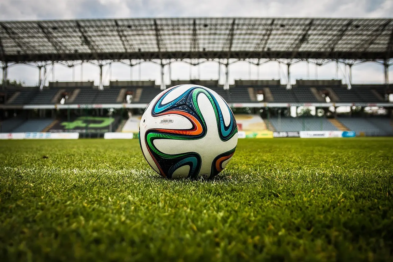 Drama for fuld udblæsning i J3 League – runde 5 bød på sene udligninger, røde kort og masser af mål