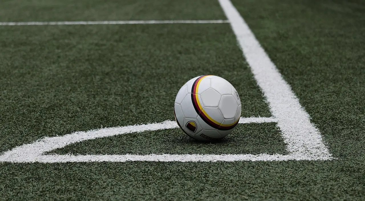 Hvordan fungerer vejen fra skole til professionel fodbold i Japan?