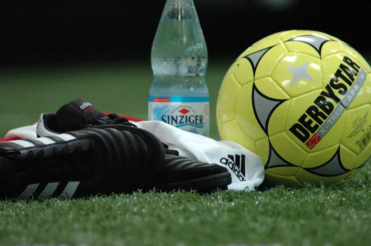 J1 League 2025, runde 14: Straffesparksnerver, VAR-afgørelser og store udsving i en tætpakket runde